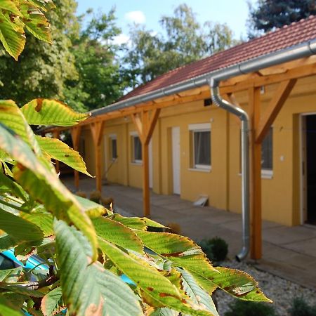 Belvarosi Rezidencia Pápa Exterior photo